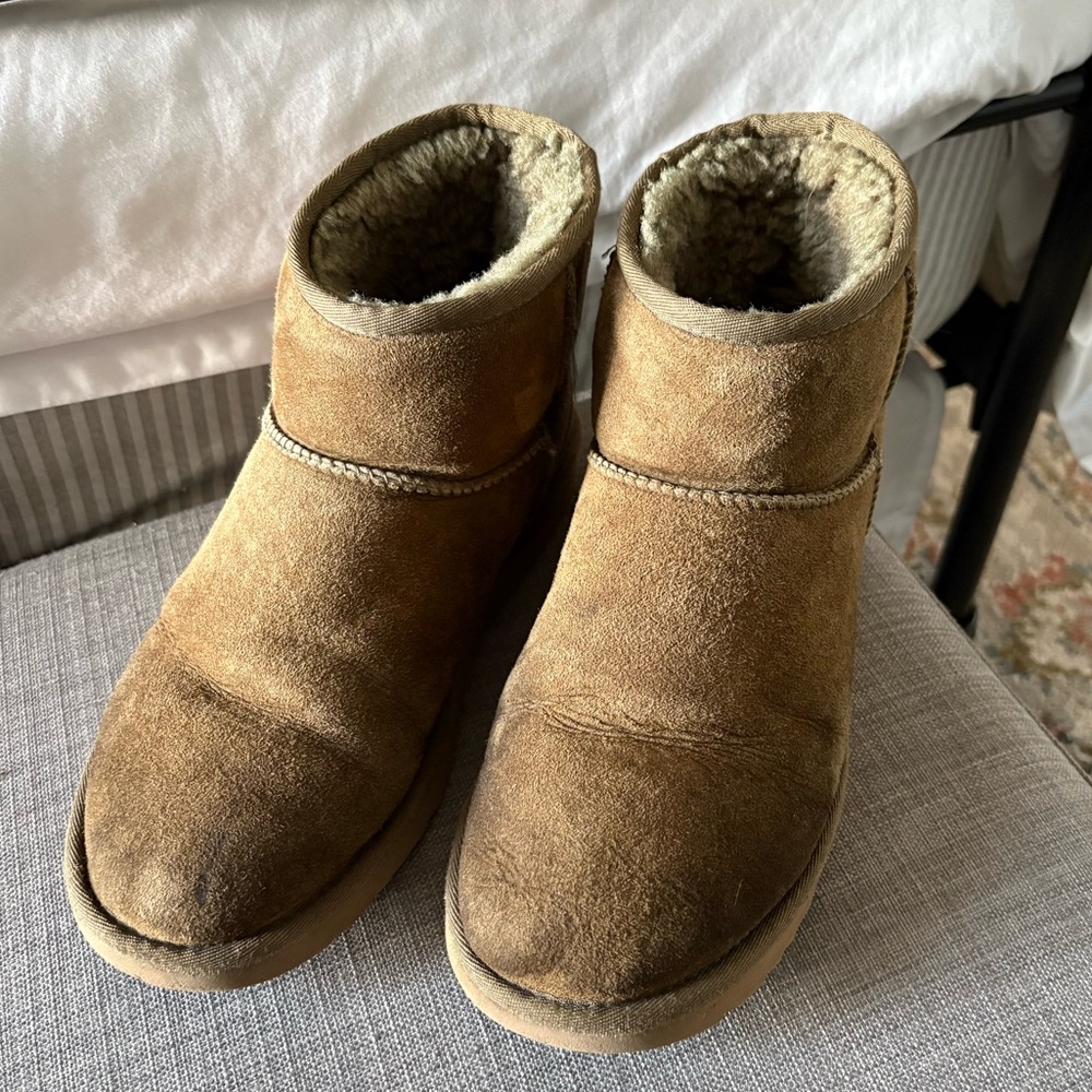 UGG Mini Boots Olive 🫒
